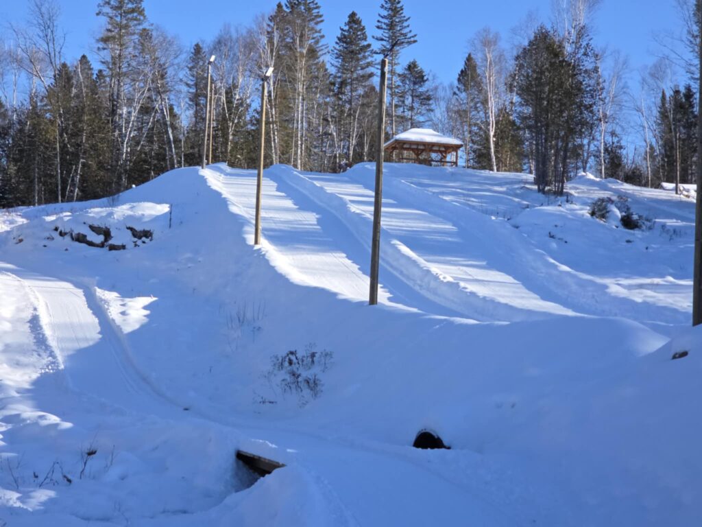 glissade sur tube du Lac-des-Écorces